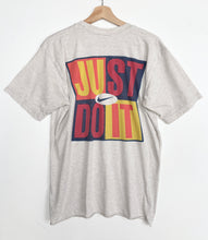 Load image into Gallery viewer, 90s Nike T-shirt (M)