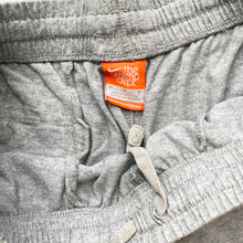 Load image into Gallery viewer, Nike Shorts (M)