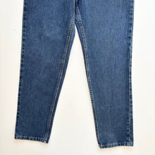 Load image into Gallery viewer, Levi’s 550 W26 L28