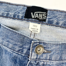 Load image into Gallery viewer, Vans Jeans W38 L32
