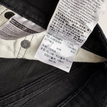 Load image into Gallery viewer, Levis 511 Shorts W36