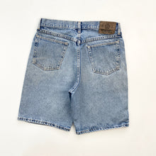 Load image into Gallery viewer, 90s Wrangler Denim Shorts W30