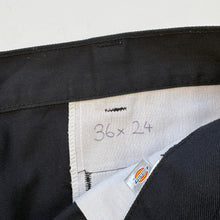 Load image into Gallery viewer, Dickies Shorts W36
