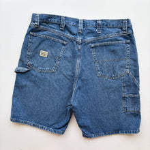 Load image into Gallery viewer, Wrangler Carpenter Shorts W38