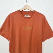 Load image into Gallery viewer, Guess T-shirt (M)