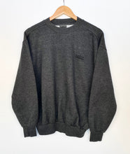 Load image into Gallery viewer, 00s Umbro Sweatshirt (M)