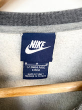 Load image into Gallery viewer, Nike Sweatshirt (M)