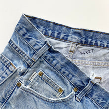 Load image into Gallery viewer, Distressed Carhartt Jeans W34 L27