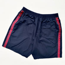 Load image into Gallery viewer, Sergio Tacchini Shorts (L)