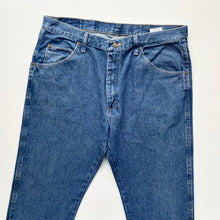 Load image into Gallery viewer, Wrangler Jeans W36 L29