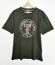 Load image into Gallery viewer, Tommy Hilfiger T-shirt (L)