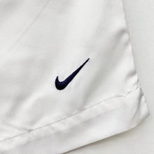 Load image into Gallery viewer, 00s Nike Shorts (XL)
