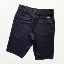 Load image into Gallery viewer, Dickies 874 Shorts W30
