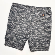 Load image into Gallery viewer, Dickies Cargo Shorts W40