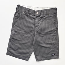 Load image into Gallery viewer, Dickies Shorts W32