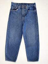 Load image into Gallery viewer, Women’s Levi’s Barrel Crop Jeans W27 L25