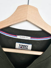 Load image into Gallery viewer, Tommy Hilfiger T-shirt (L)