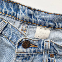 Load image into Gallery viewer, 90s Levi’s 560 Denim Shorts W29