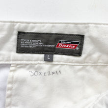Load image into Gallery viewer, Dickies Shorts W30