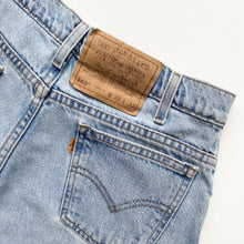 Load image into Gallery viewer, 90s Levi’s 560 Denim Shorts W29