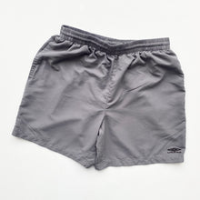 Load image into Gallery viewer, 00s Umbro Shorts (XL)