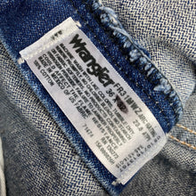 Load image into Gallery viewer, Wrangler Jeans W36 L30