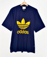 Load image into Gallery viewer, 90s Adidas T-shirt (M)