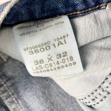 Load image into Gallery viewer, Wrangler Jeans W36 L32