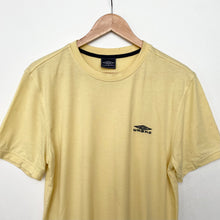 Load image into Gallery viewer, 00s Umbro T-shirt (S)