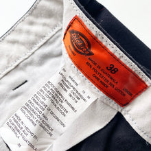 Load image into Gallery viewer, Dickies Cargo Shorts W38