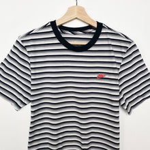 Load image into Gallery viewer, Nike T-shirt (S)