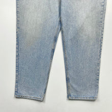 Load image into Gallery viewer, Levi’s 545 W38 L30