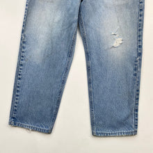 Load image into Gallery viewer, Distressed Carhartt Jeans W34 L27