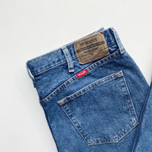 Load image into Gallery viewer, Wrangler Jeans W36 L29