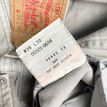 Load image into Gallery viewer, 90s Levi’s 501 W36 L30