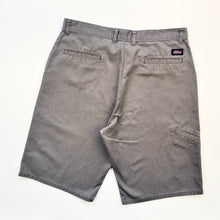 Load image into Gallery viewer, Dickies Shorts W36