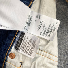 Load image into Gallery viewer, Levi’s 501 W32 L27