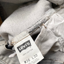 Load image into Gallery viewer, 90s Levi’s 501 W36 L30