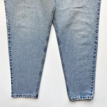 Load image into Gallery viewer, 90s Levi’s 550 W38 L31