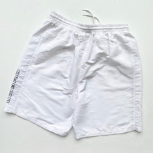 Load image into Gallery viewer, 00s Umbro Shorts (2XL)