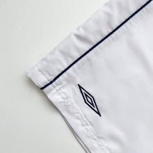Load image into Gallery viewer, 00s Umbro Shorts (2XL)