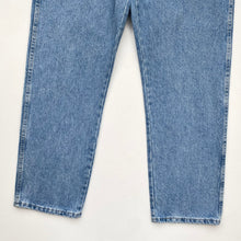 Load image into Gallery viewer, Wrangler Jeans W34 L29