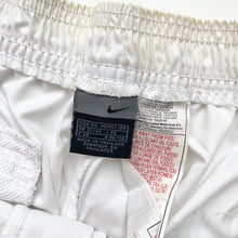 Load image into Gallery viewer, 00s Nike Shorts (XL)