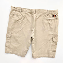 Load image into Gallery viewer, Dickies Cargo Shorts W40