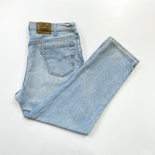 Load image into Gallery viewer, Levi’s 545 W38 L30