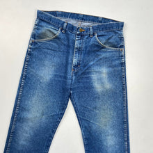 Load image into Gallery viewer, Wrangler Jeans W34 L30