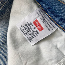 Load image into Gallery viewer, Wrangler Jeans W36 L29