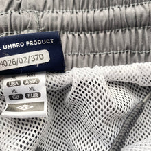 Load image into Gallery viewer, 00s Umbro Shorts (XL)