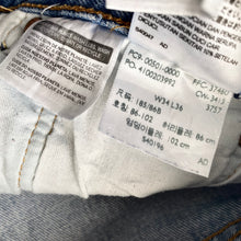 Load image into Gallery viewer, Levi’s 501 W34 L32