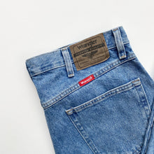 Load image into Gallery viewer, Wrangler Jeans W34 L29